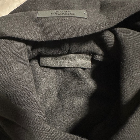 Fear of God Essentials Black Pullover Hoodie – Size XL – New With Tags – 2024 - Picture 4 of 6